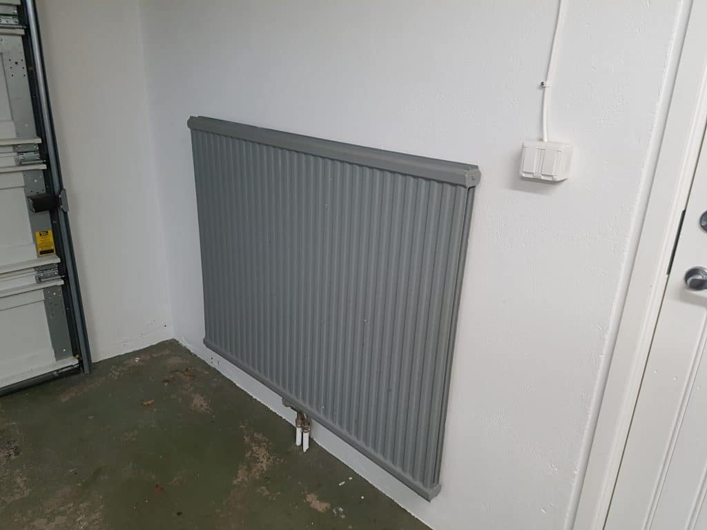 Nya radiatorer i källaren